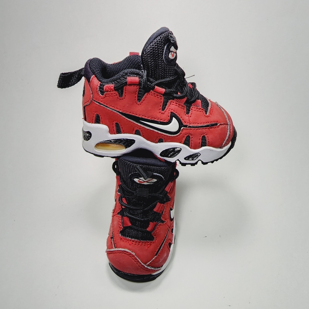 Nike Shoes size 4c Boys.